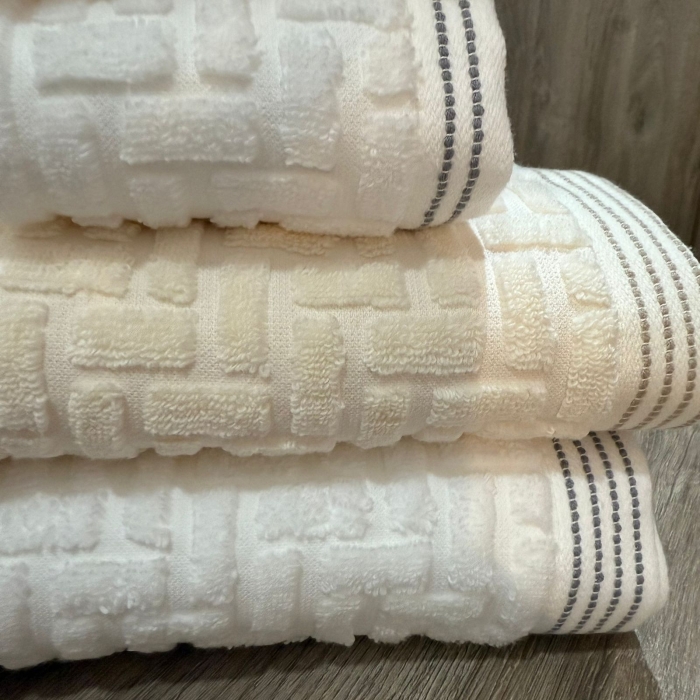 Kit 2 Toalhas Banho e 2 Toalhas Rosto Branca e Bege Super Soft Macia - Imagem 5