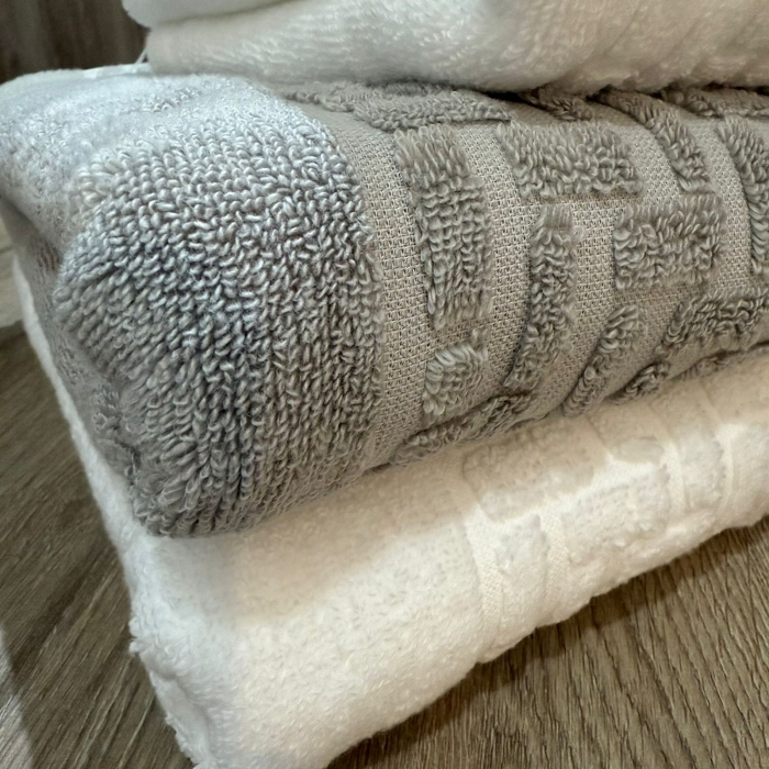 Kit 2 Toalhas Banho e 2 Toalhas Rosto Branca/Cinza Super Soft Macia - Imagem 4