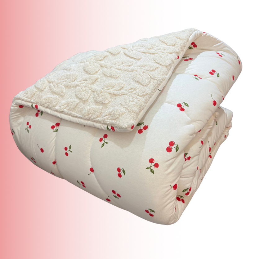 Kit Coberdrom Queen Cerejas Dupla Face Malha Com Plush Inverno