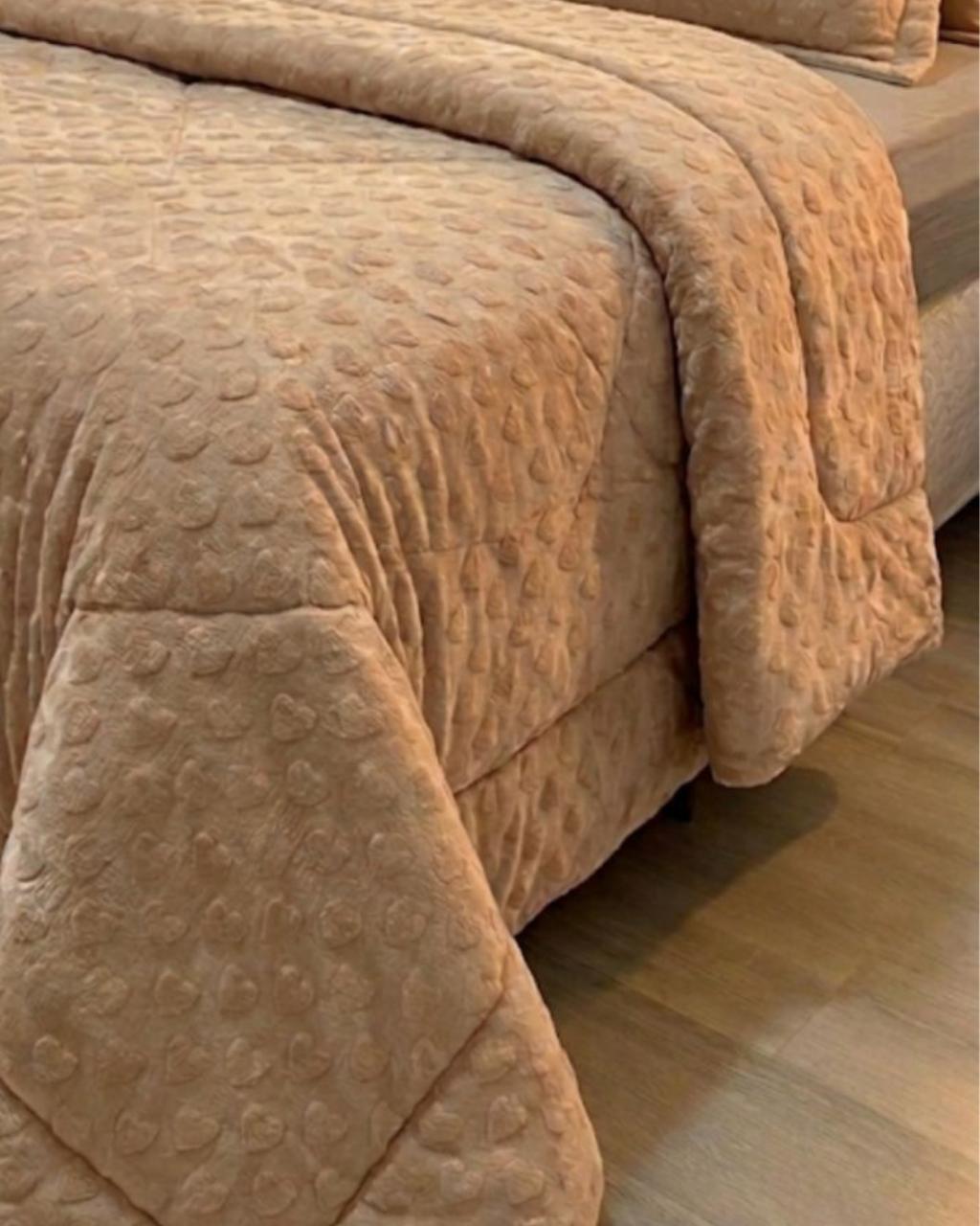 Kit Coberdrom Plush Bege Corações Queen 2,40x2,60 - Imagem 4